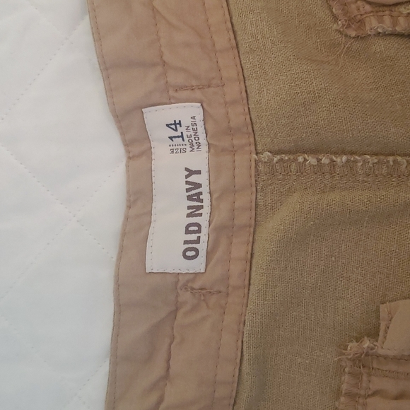 Old navy capris - Picture 4 of 6